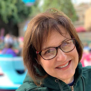 Meet your Posher, Elissa